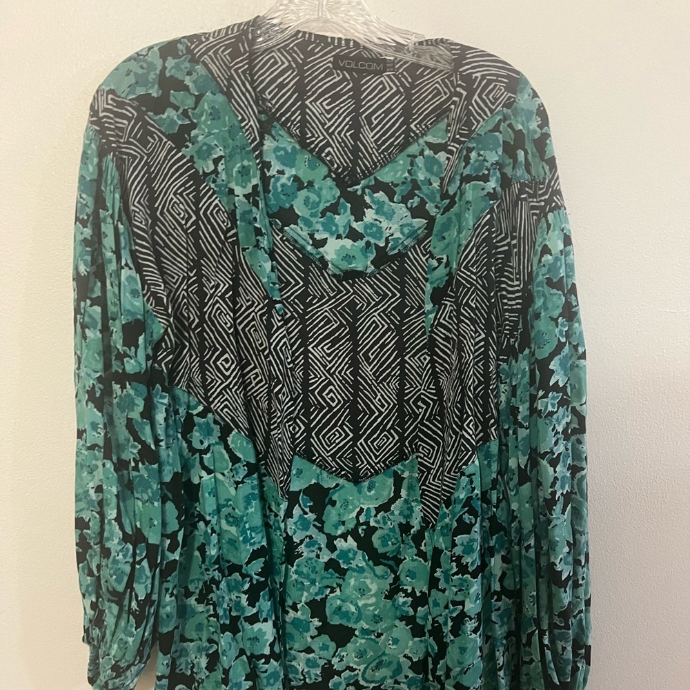 Volcolm Shrug Tunic puffed sleeves teal black